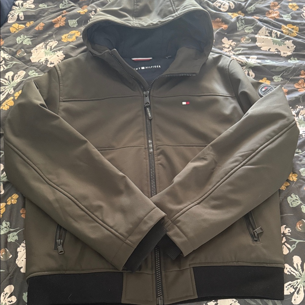 Tommy Hilfiger Men's Dark Green Hooded Winter Performance Jacket